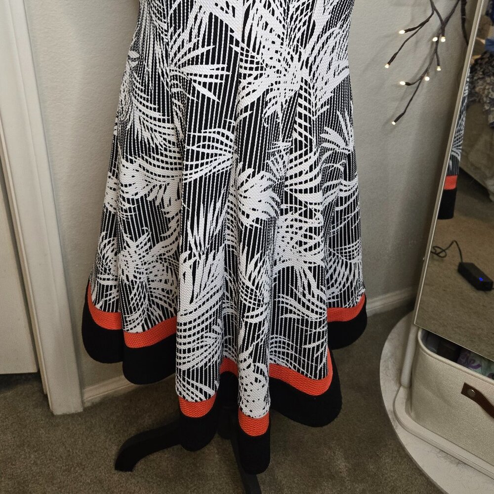 Signature by Robbie Bee - Large Dress - Pre-Owned - Picture 2 of 4